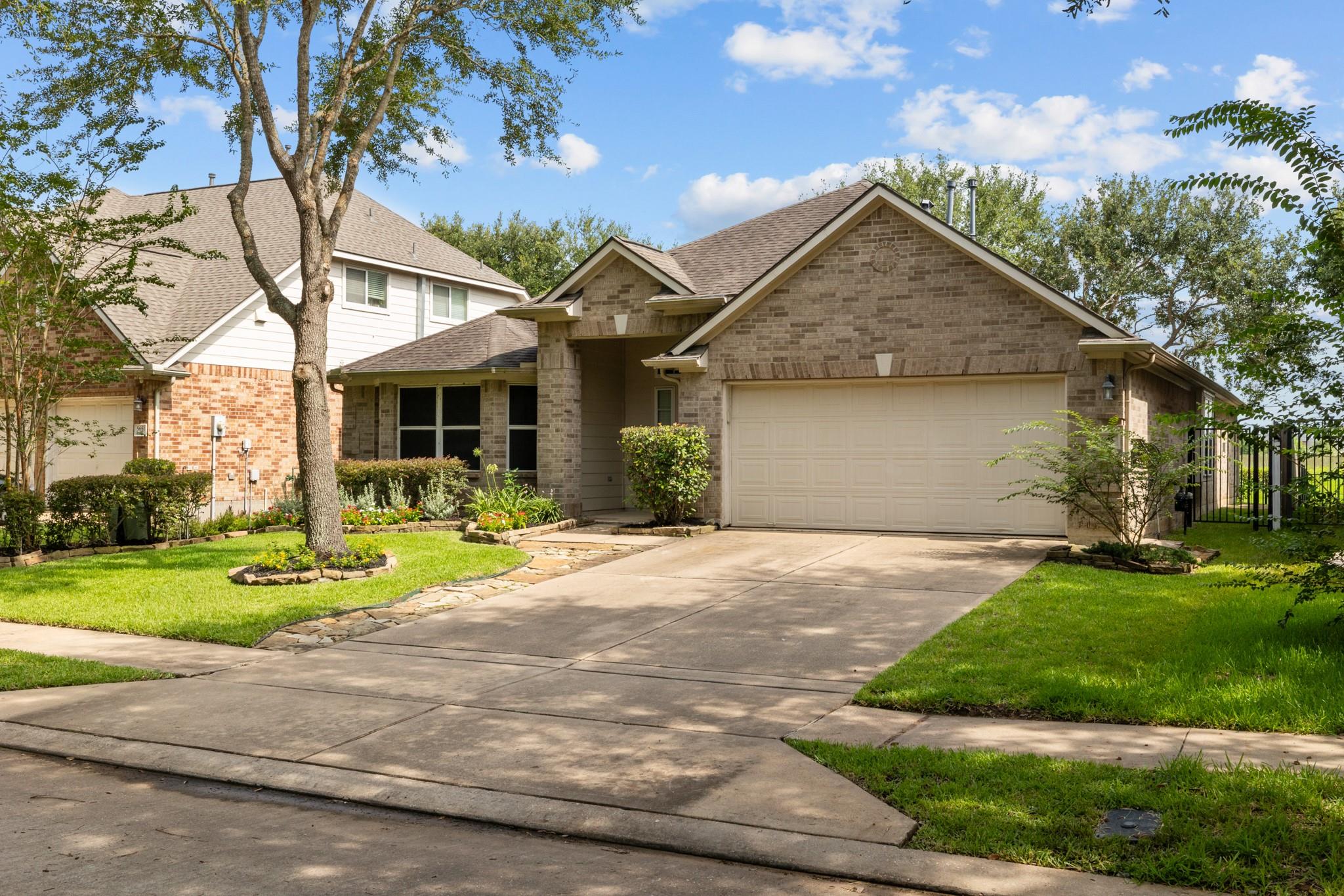 5655 Horseshoe Falls