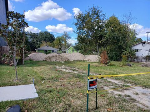 Photo of 6913 Cluett Street, Houston, TX 77028 (MLS # 41136403)