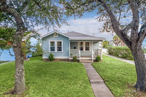 Photo of 4102 Avenue M 1/2, Galveston, TX 77550 (MLS # 68751977)