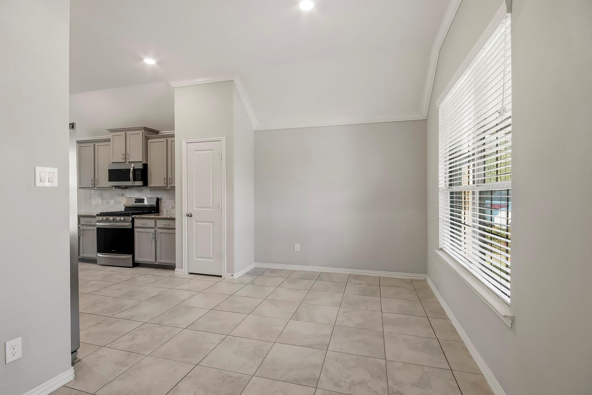 3426 Stablewood Grove Lane