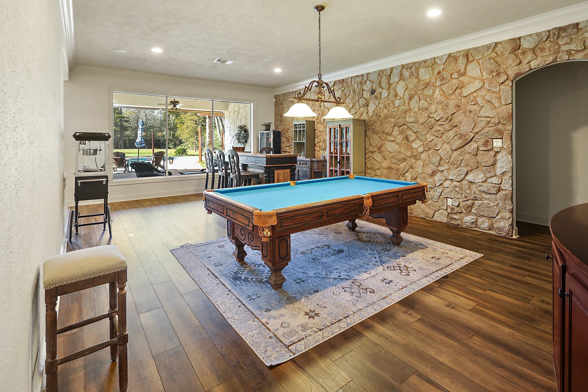 3946 Arboleda Drive