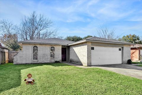 Photo of 7323 Wovenwood Lane, Houston, TX 77041 (MLS # 41667736)