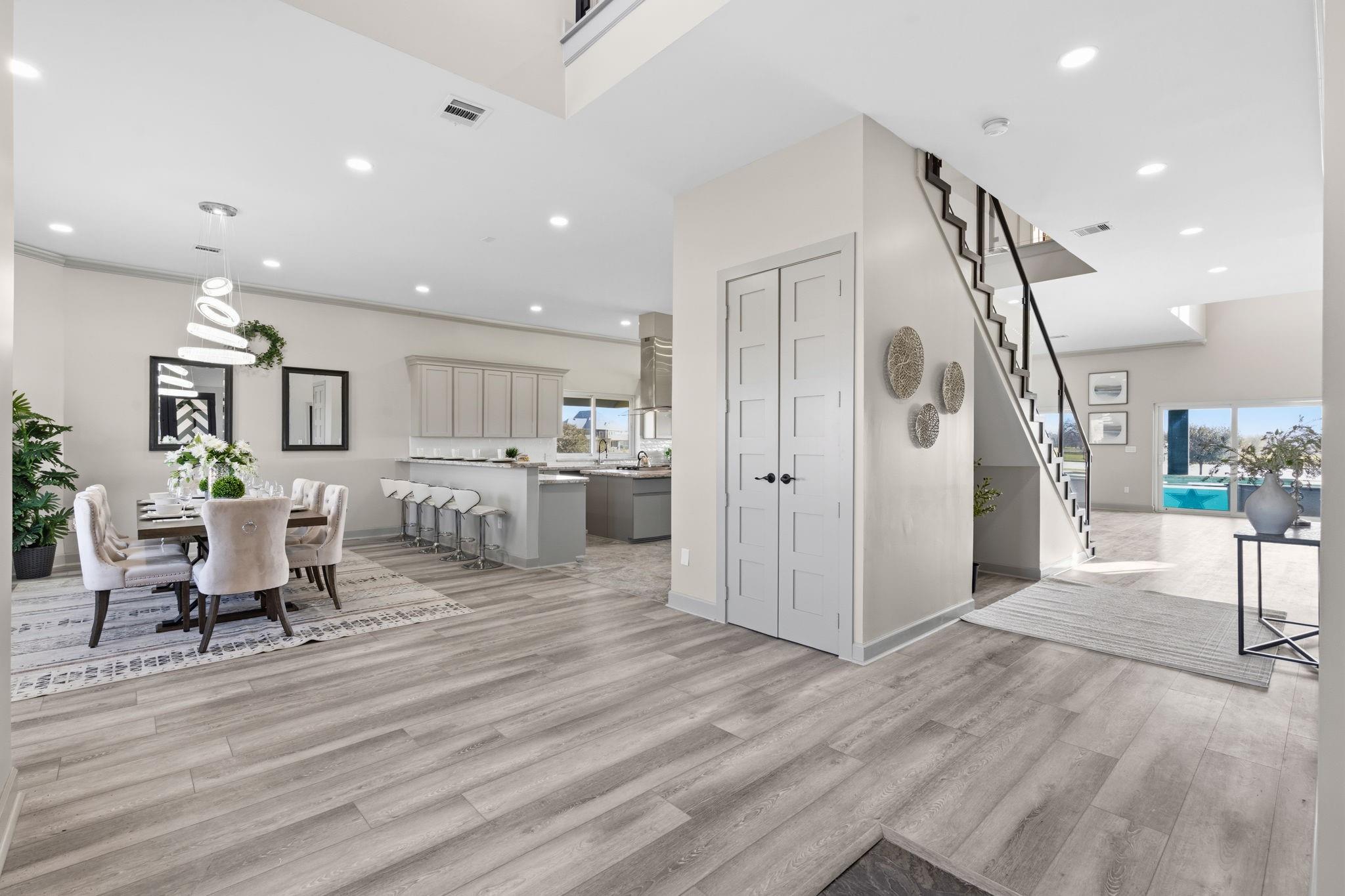 703 Leaning Oak Trail