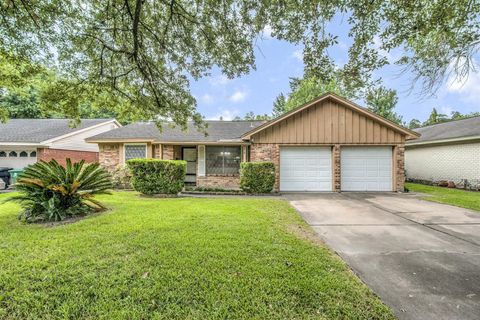Photo of 9619 Rockhurst Drive, Houston, TX 77080 (MLS # 21982263)