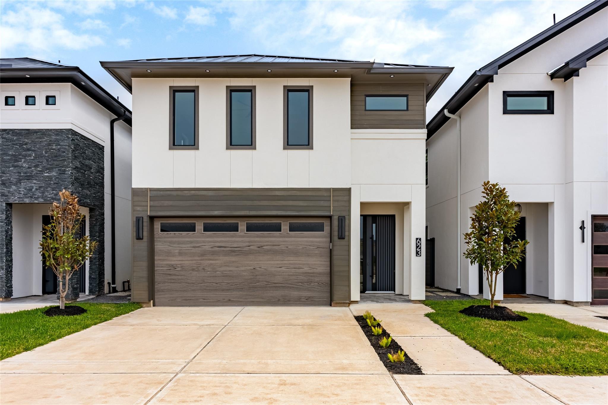 623 Rolling Oaks