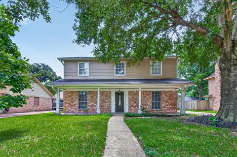 Photo of 6715 Greenvale Lane, Houston, TX 77066 (MLS # 33277362)