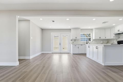 Homes For Sale - 301 Brown Drive<br/> Texas City, TX 77591