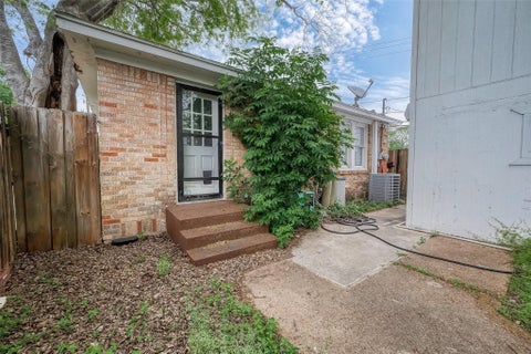 Tiny photo for 5009 N Main Street, Houston, TX 77009 (MLS # 76488307)