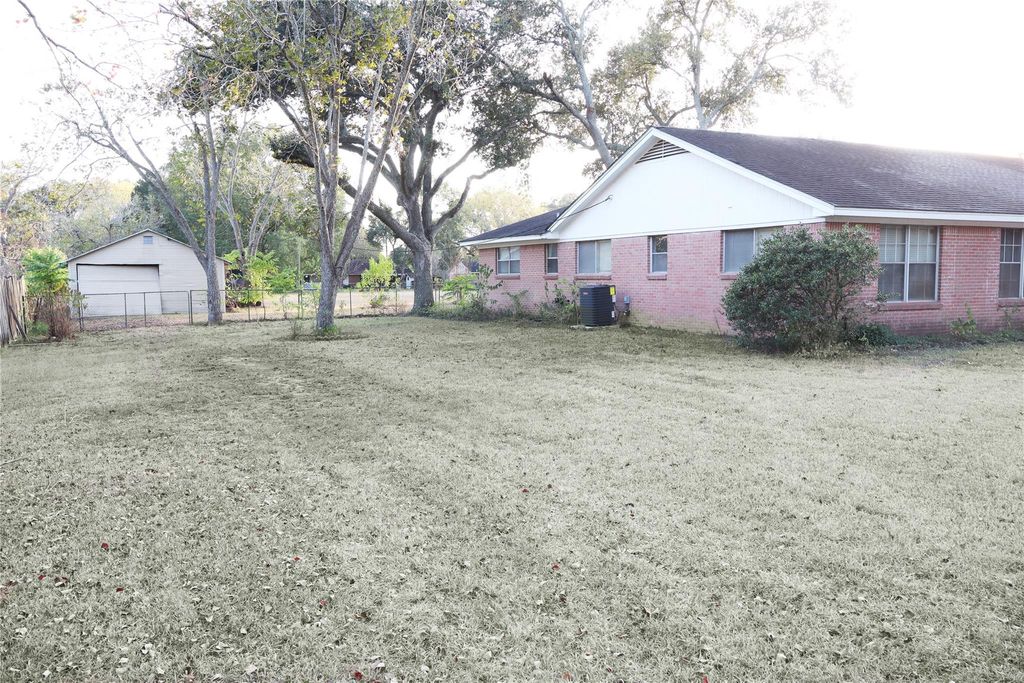 Photo of 1618 Bernie Avenue, Rosenberg, TX 77471 (MLS # 19505572)