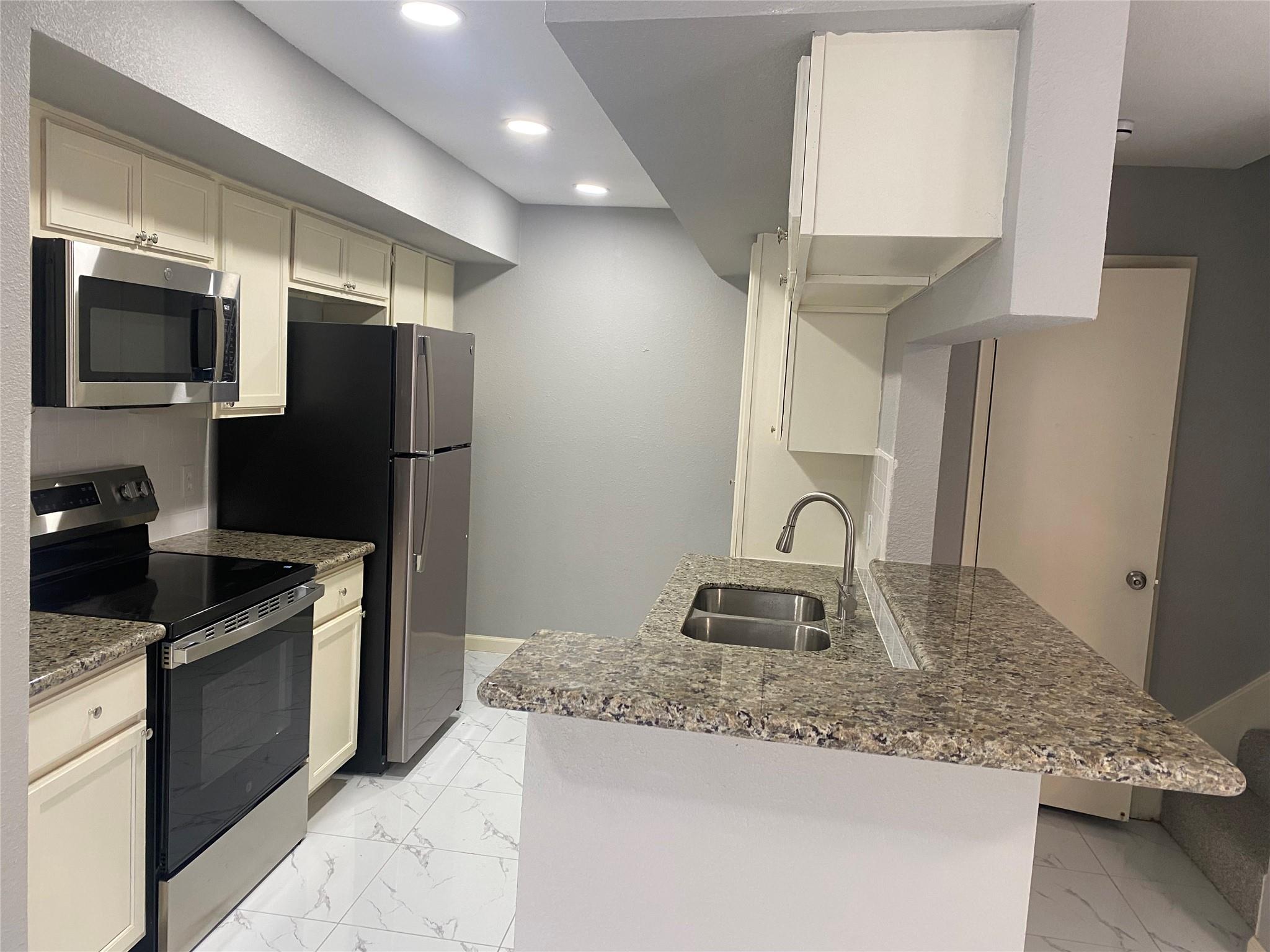 6633 W Airport Boulevard 1304
