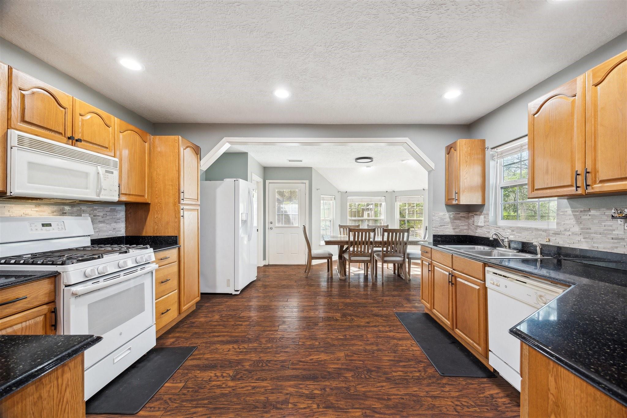 3702 Chanterway Street