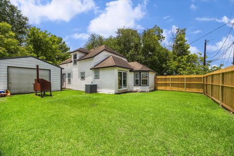 Apartment For Sale - 3702 Chanterway Street<br/> Bacliff, TX 77518