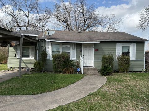 4817 Wenda Street Houston TX 77033