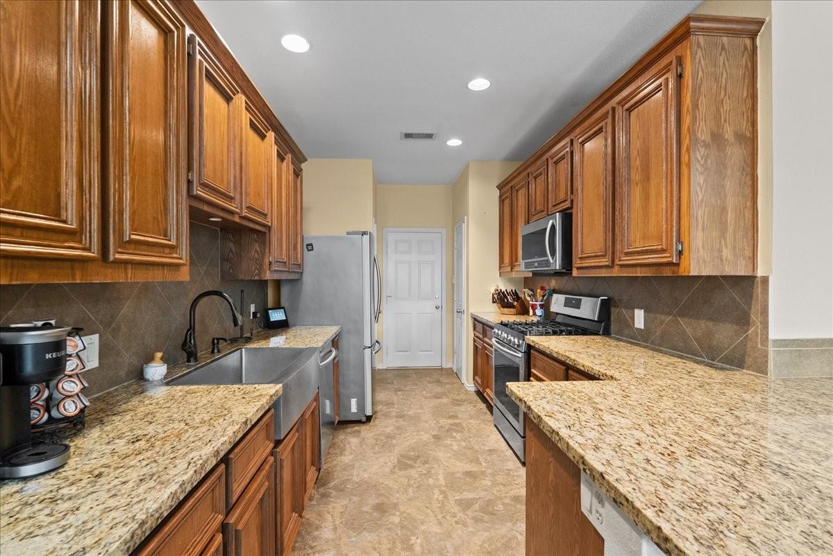 838 San Jacinto Circle