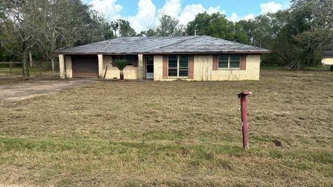 Photo of 17064 County Road 798, Brazoria, TX 77422 (MLS # 75644838) Photo of 17064 County Road 798, Brazoria, TX 77422 (MLS # 75644838)
