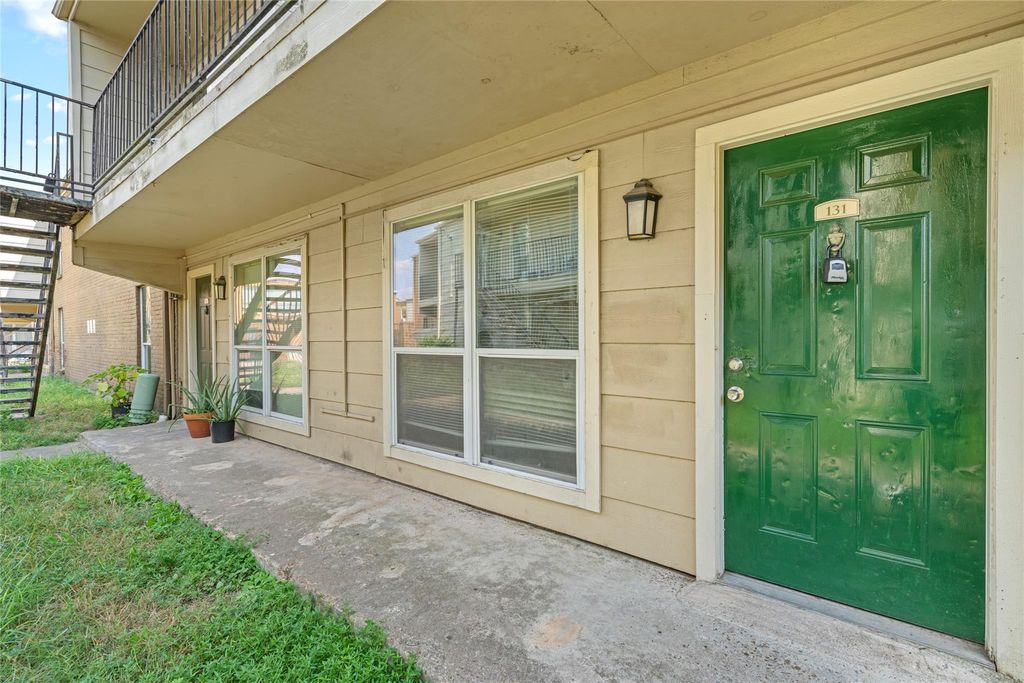 Photo of 8100 Creekbend Drive #131, Houston, TX 77071 (MLS # 96828101)