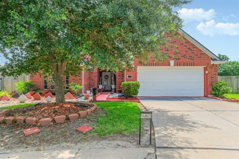Photo of 14803 Hemlock Bridge Court, Sugar Land, TX 77498 (MLS # 45759446)