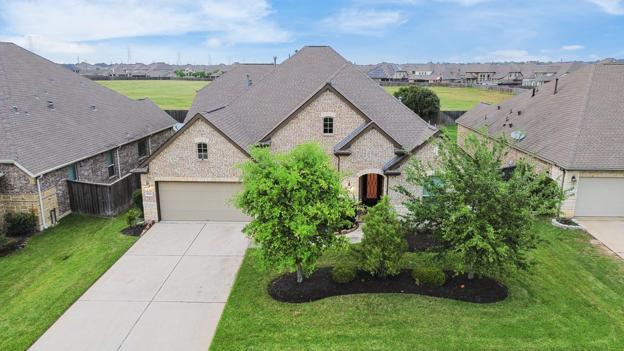 6714 Cottonwood Crest Lane