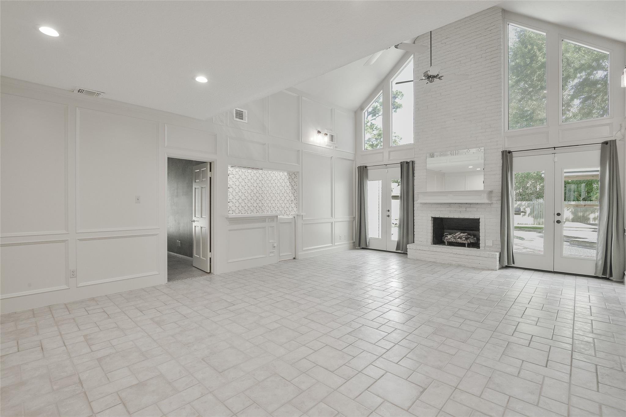 8015 Pinehurst Trail Circle