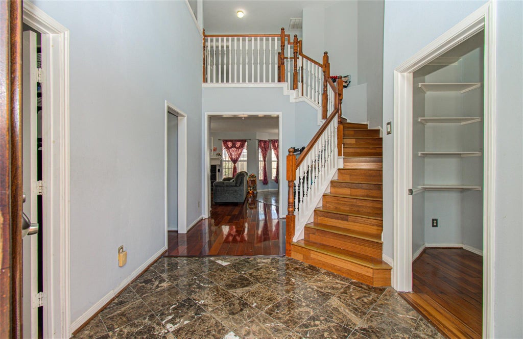 Photo of 6626 Sunrise Valley Lane, Houston, TX 77083 (MLS # 53690601)