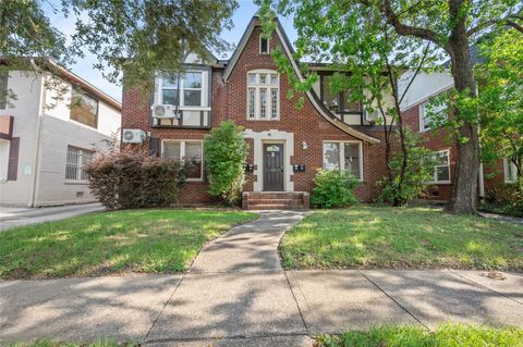 Photo of 907 W Gray St #1, Houston, TX 77019 (MLS # 30323833)