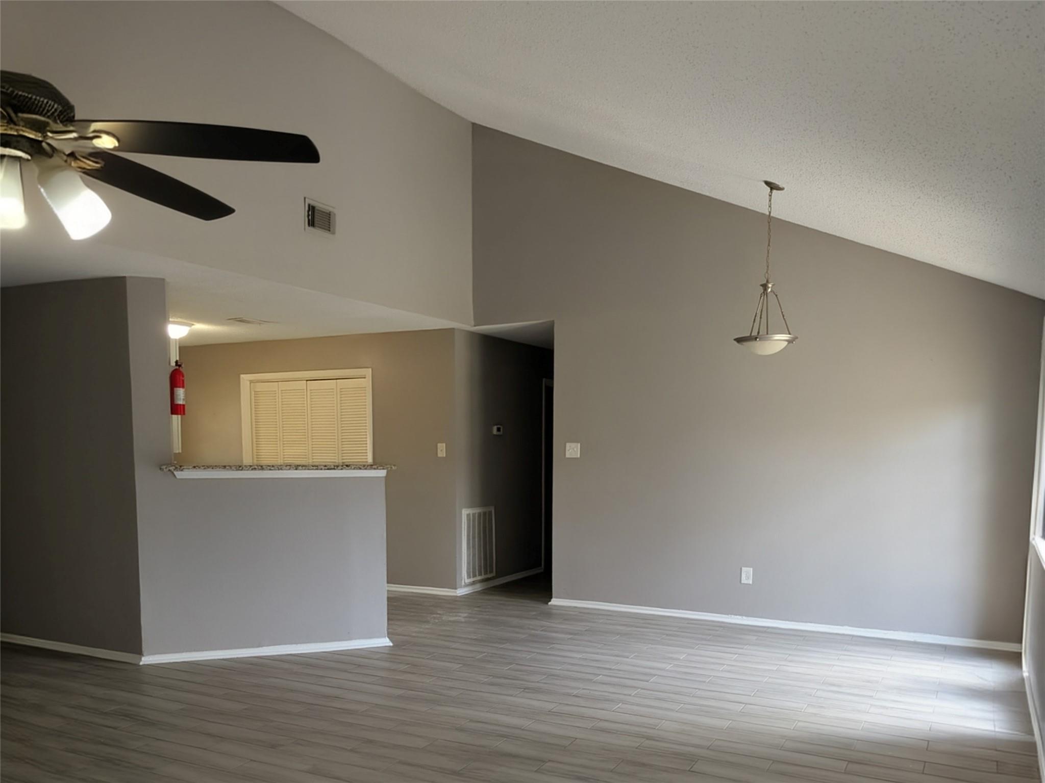 2223 Crosscoach Lane