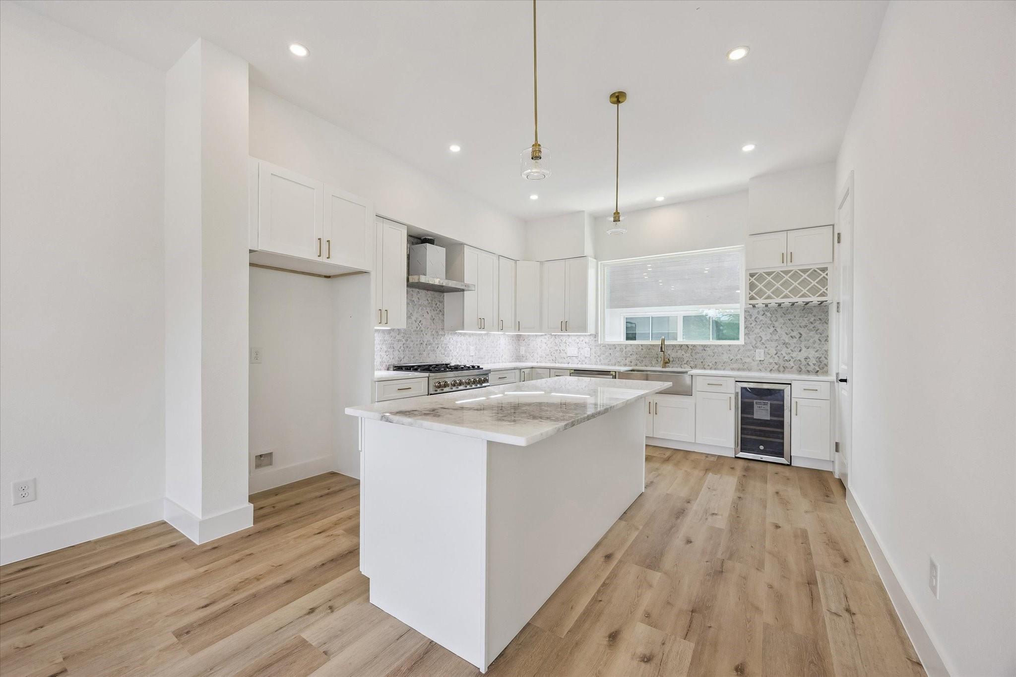 1034 W 17th St Street D