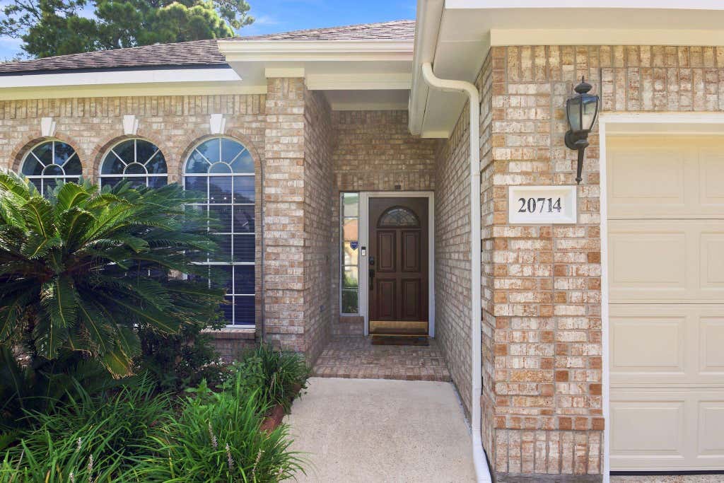 Photo of 20714 Delta Wood Trail, Humble, TX 77346 (MLS # 35269164)