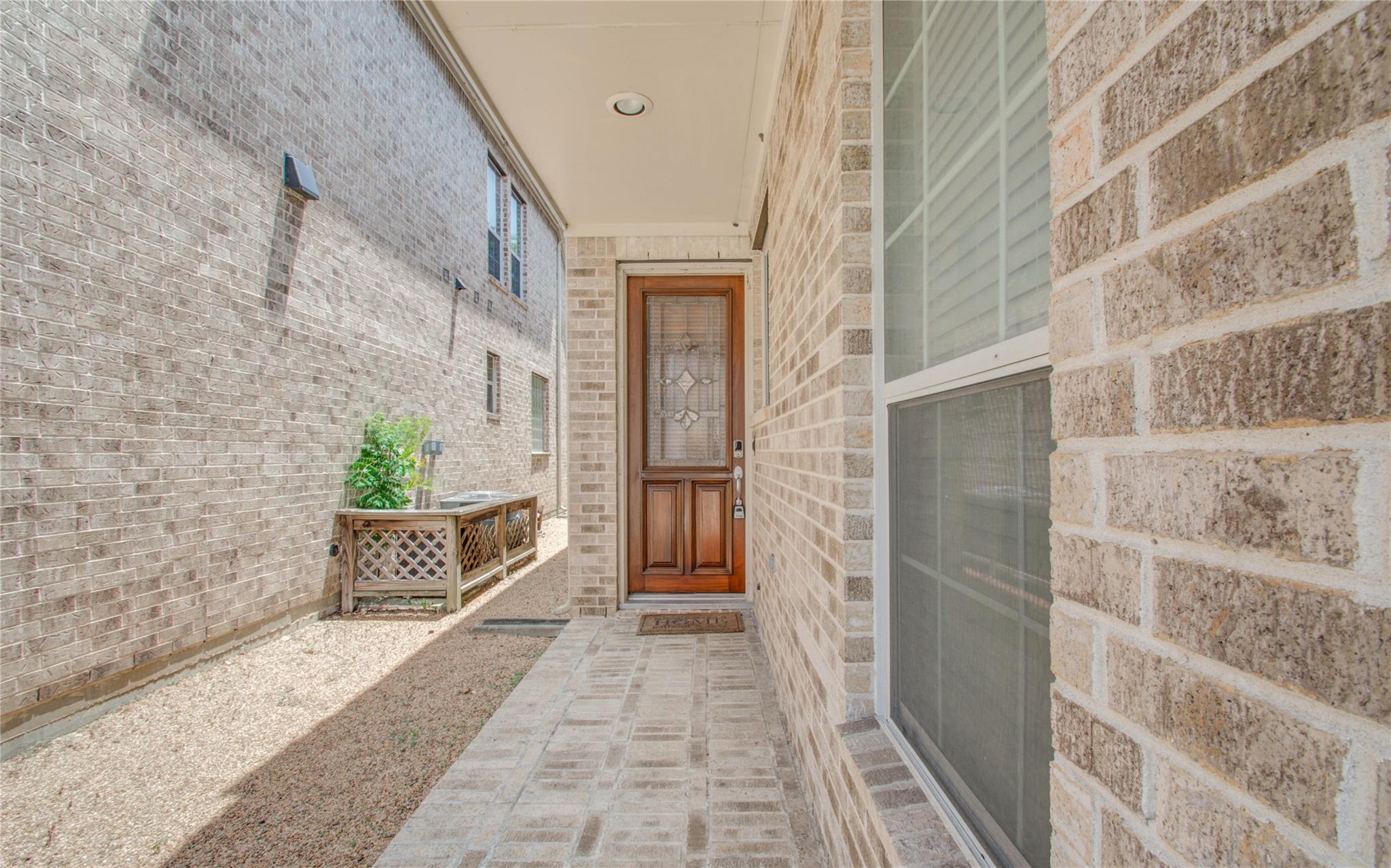 3207 Holly Crossing Drive