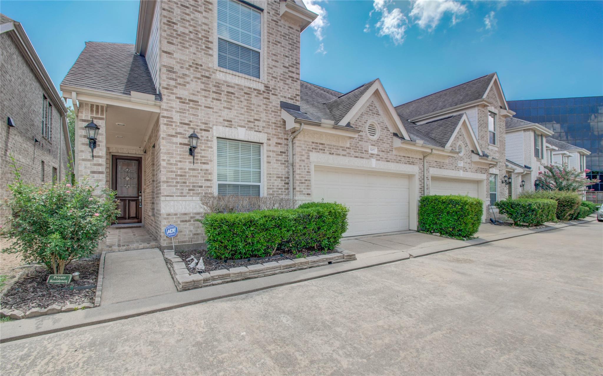 3207 Holly Crossing Drive