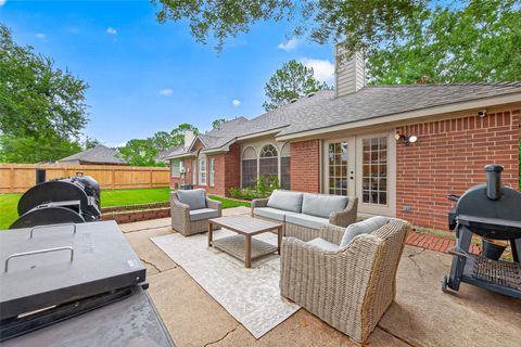Tiny photo for 819 Maplewood Falls Court, Houston, TX 77062 (MLS # 38505601)