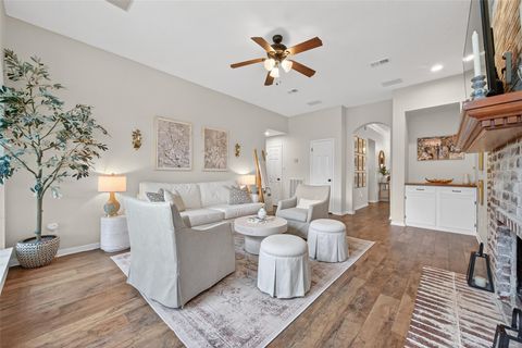 Tiny photo for 819 Maplewood Falls Court, Houston, TX 77062 (MLS # 38505601)