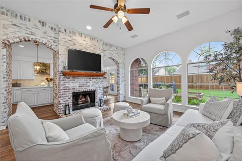 Tiny photo for 819 Maplewood Falls Court, Houston, TX 77062 (MLS # 38505601)