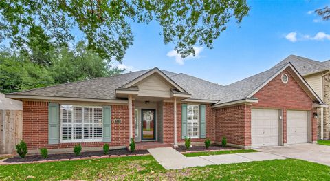 Photo of 819 Maplewood Falls Court, Houston, TX 77062 (MLS # 38505601)