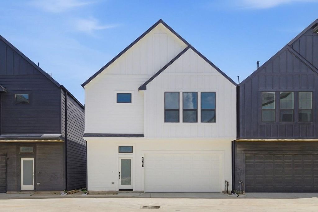 Photo of 4605 Harrisburg Boulevard #B, Houston, TX 77011 (MLS # 45633303)