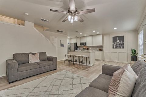 Photo of 111 N Villa Oaks Drive, The Woodlands, TX 77382 (MLS # 18182425)