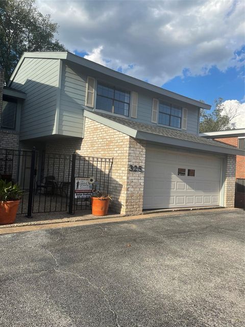 Photo of 325 E Main St Street, Brenham, TX 77833 (MLS # 26618120)