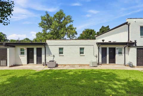 Photo of 1919 20th Street, Huntsville, TX 77340 (MLS # 57859639)
