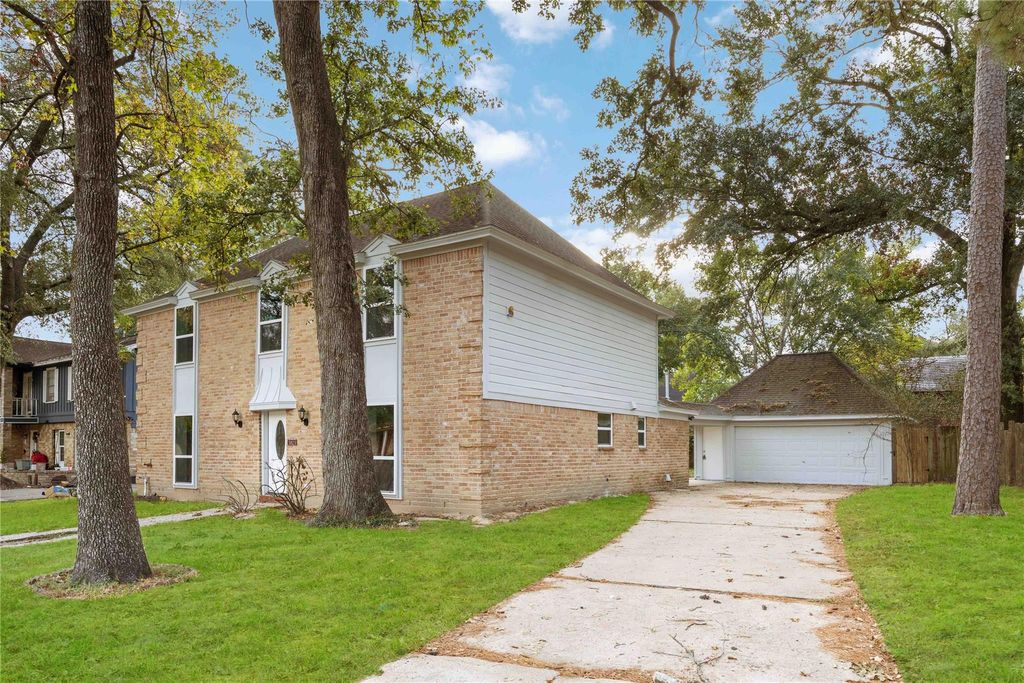 Photo of 3823 Fernglade Dr DR, Houston, TX 77068 (MLS # 33757407)