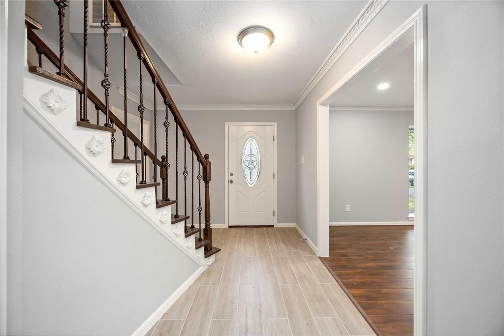 Photo of 3823 Fernglade Dr DR, Houston, TX 77068 (MLS # 33757407)