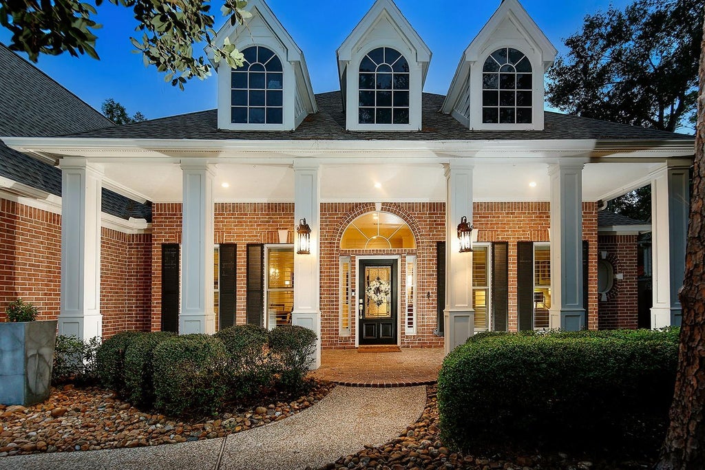 Photo of 27 Acorn Cluster Court, The Woodlands, TX 77381 (MLS # 79528730)