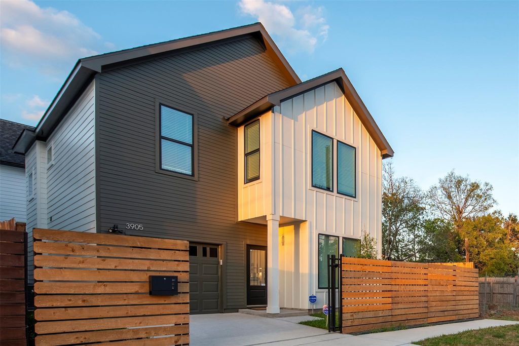 Photo of 3905 Sumpter Street, Houston, TX 77020 (MLS # 29019526)