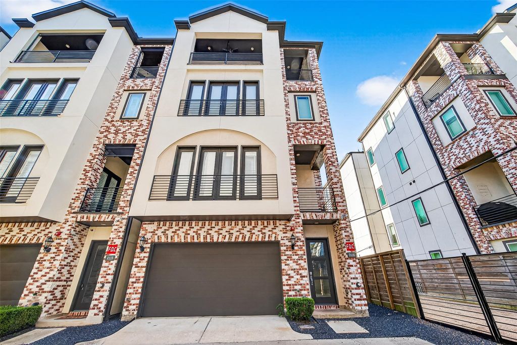 Photo of 2116 Mason Street, Houston, TX 77006 (MLS # 19948520)