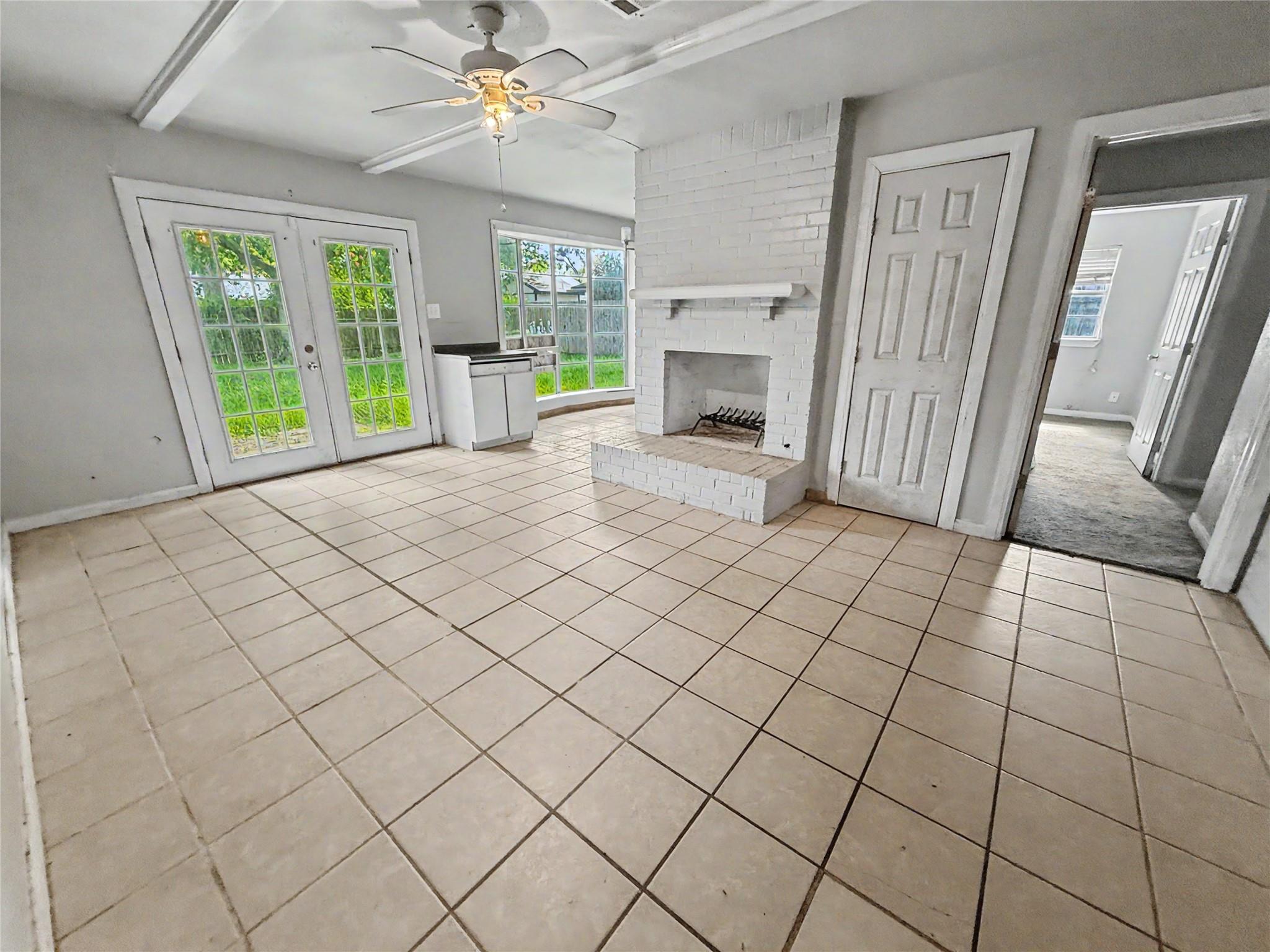5003 Live Oak Drive