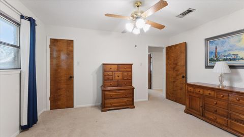Tiny photo for 120 Hickory Street, Huntsville, TX 77320 (MLS # 33543119)