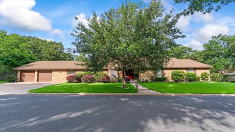 Photo of 120 Hickory Street, Huntsville, TX 77320 (MLS # 33543119)