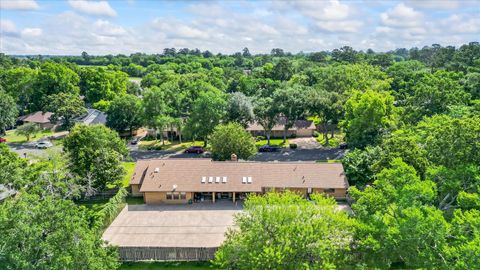 Tiny photo for 120 Hickory Street, Huntsville, TX 77320 (MLS # 33543119)