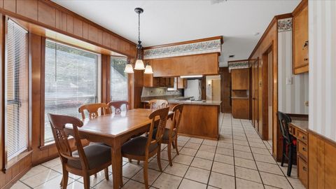 Tiny photo for 120 Hickory Street, Huntsville, TX 77320 (MLS # 33543119)