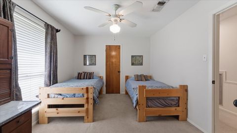 Tiny photo for 120 Hickory Street, Huntsville, TX 77320 (MLS # 33543119)