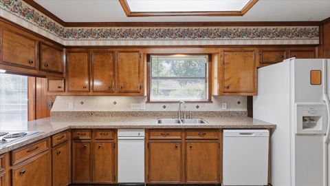 Tiny photo for 120 Hickory Street, Huntsville, TX 77320 (MLS # 33543119)